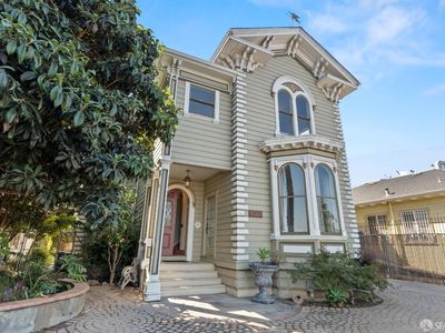 1227 International Blvd, Oakland, CA, 94606