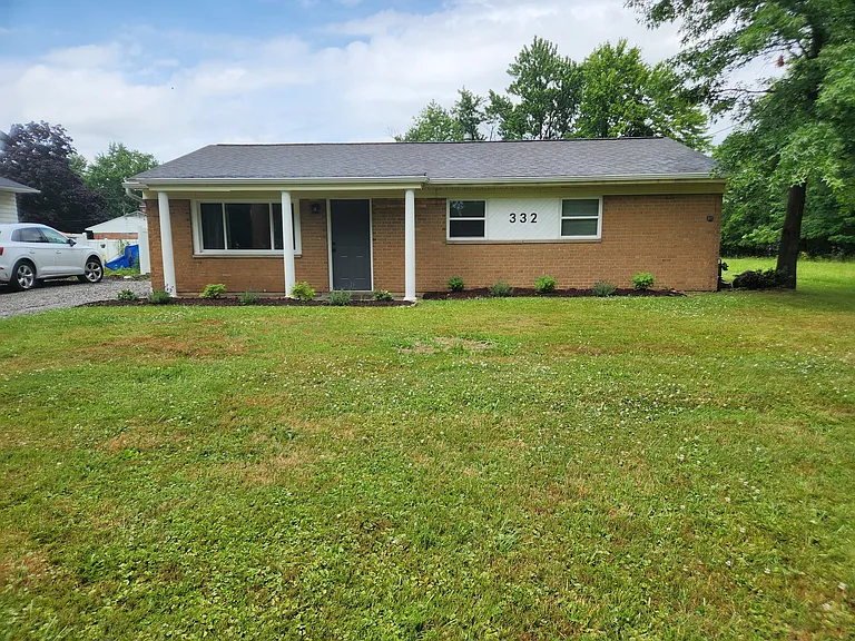 332 N River Rd — Photo 3