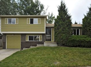 9530 W Maplewood Pl, Littleton, CO 80123