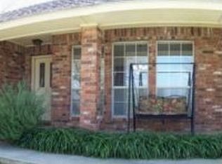 305 Summit Ridge Dr, Glen Rose, TX 76043