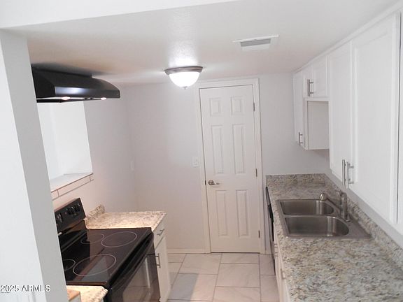 3rd image of 4712 E Broadway Rd