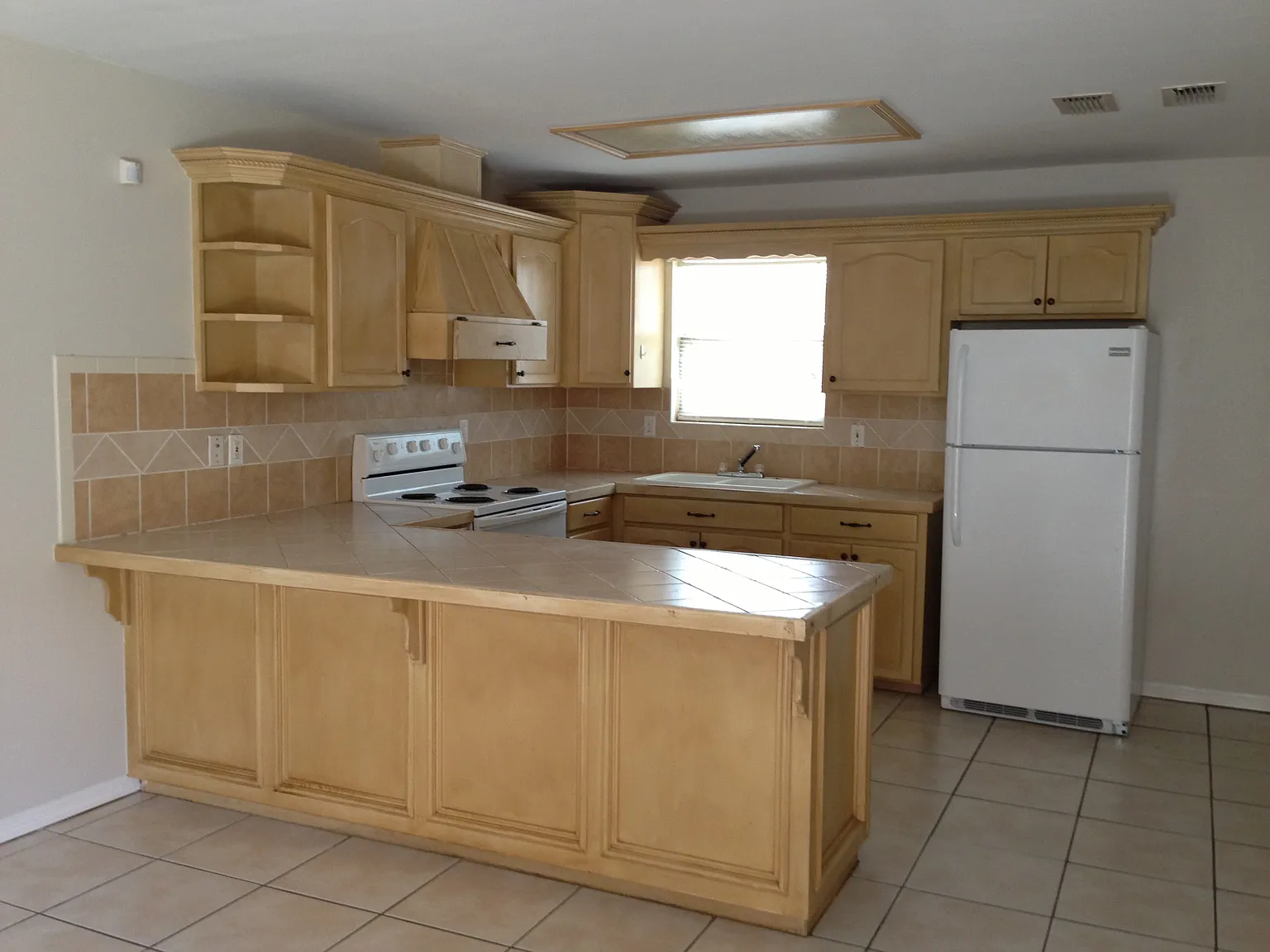 3022 Carson St — Photo 3