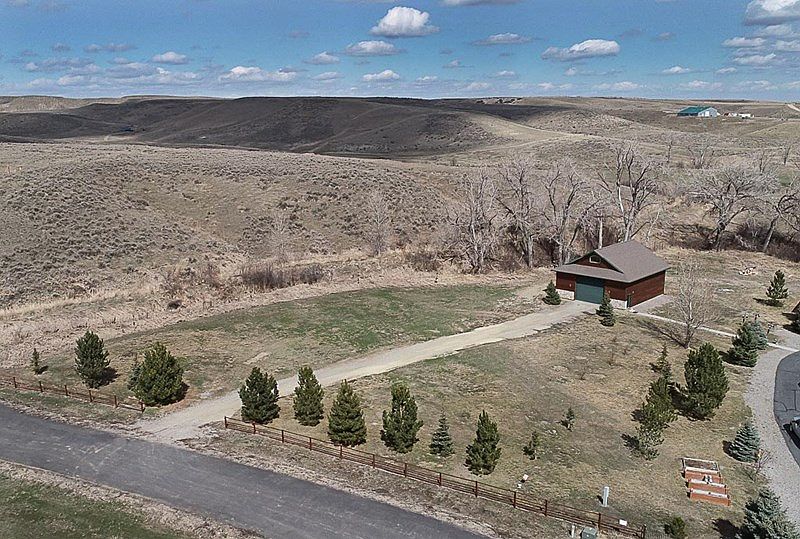 1st image of 17 Bridle Trails Dr