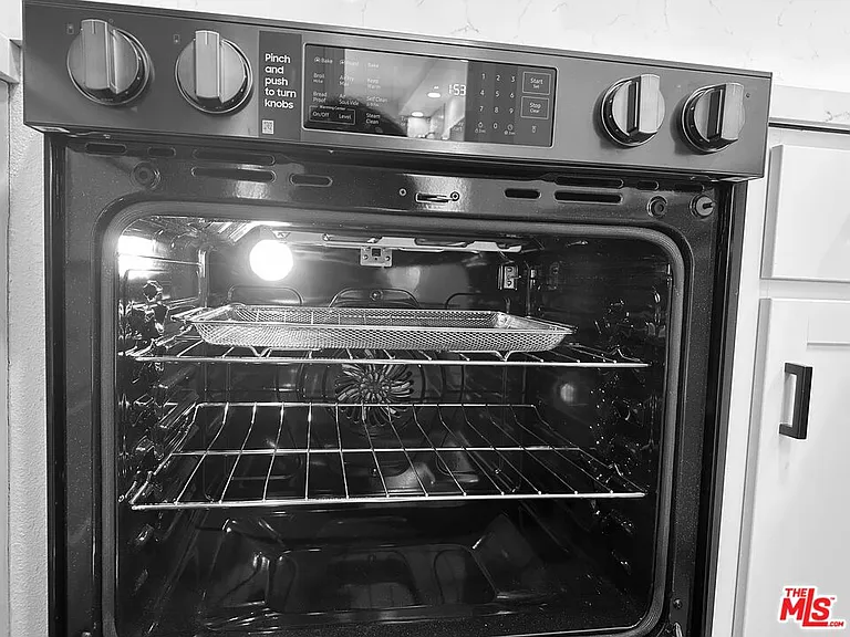 999 N Doheny Dr #904 — Photo 6