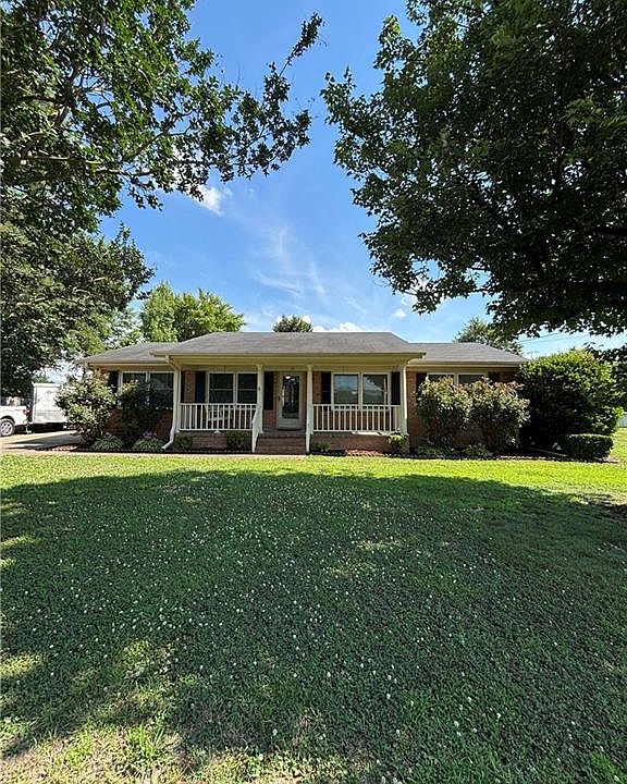 1st image of 17 Randolph Dr