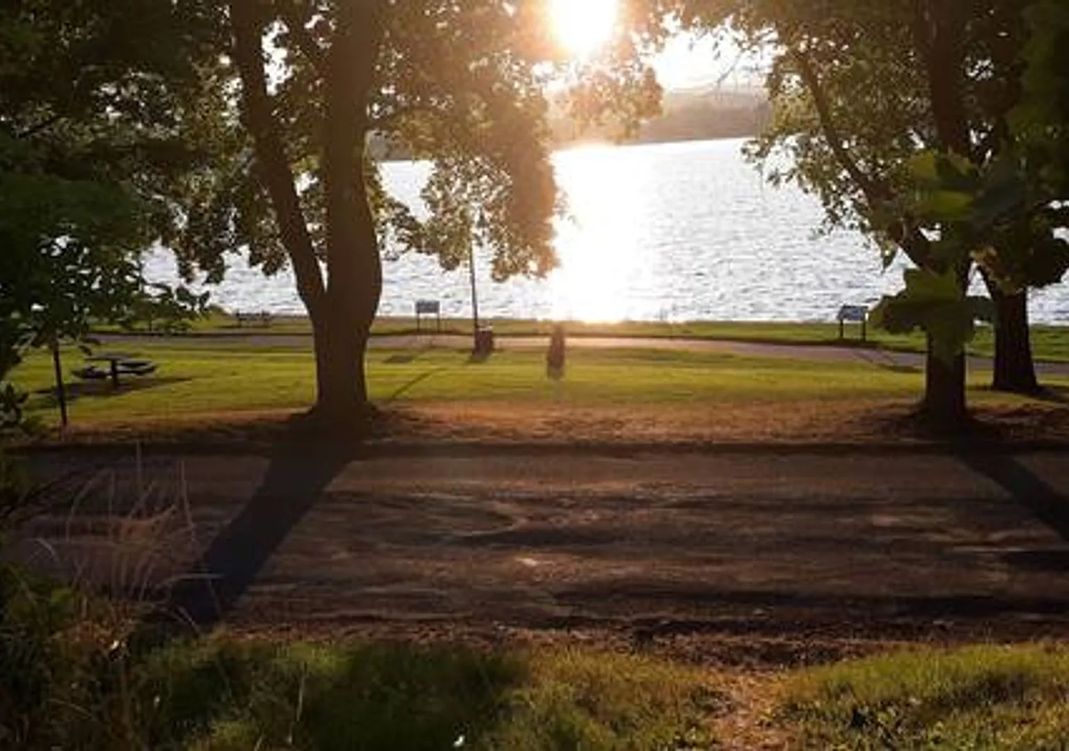 Condo located near the lake- Available October 1st, 2026 - July 31st, 2027 — Photo 3