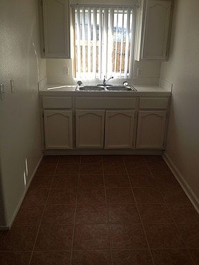 1st image of 1105 3/4 N Rowan Ave