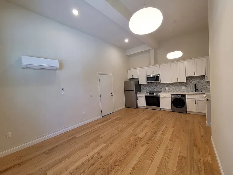411 Fairmount Avenue — Photo 42