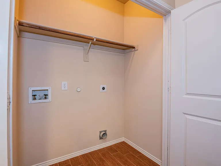 1426 Piedmont Dr — Photo 11