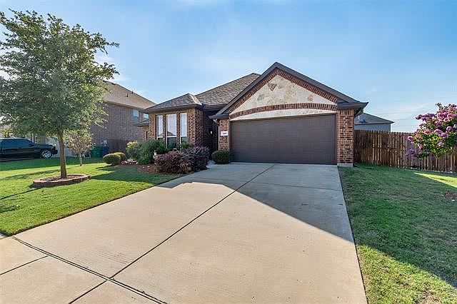 1st image of 113 Honeysuckle Ln