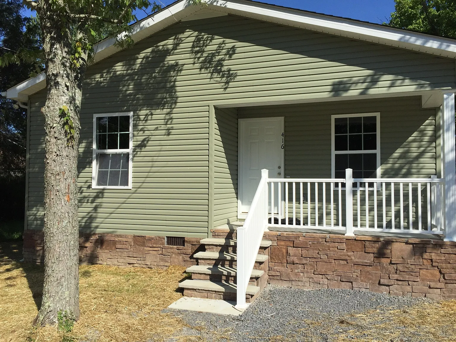 3 bed, 1.0 bath, 950 sqft, $1,395 — Photo 1