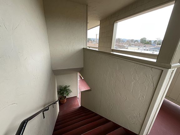 3rd image of 1117 Laguna Ave APT 6