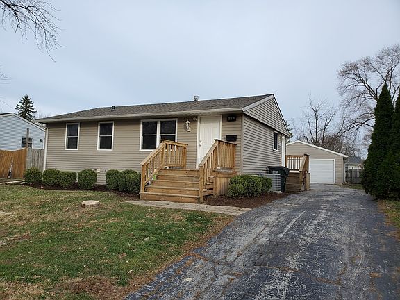 2nd image of 11 N Sycamore Ln