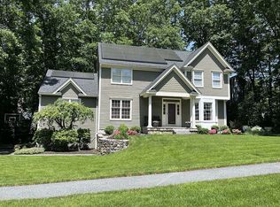 16 Autumn Ln, Natick, MA 01760