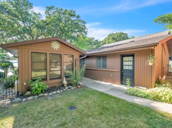 2707 1st St W, Arnolds Park, IA 51331