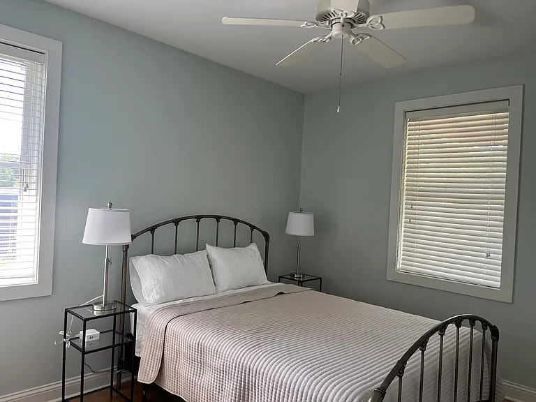 913 N Maple St — Photo 12