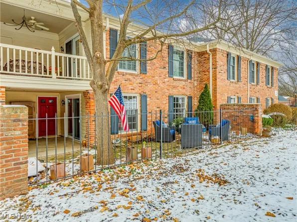 1300 Culpepper Dr, Akron, OH 44313