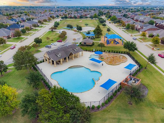 3rd image of 2651 Lake Ridge Dr