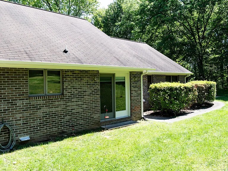7911 Micah Dr — Photo 54