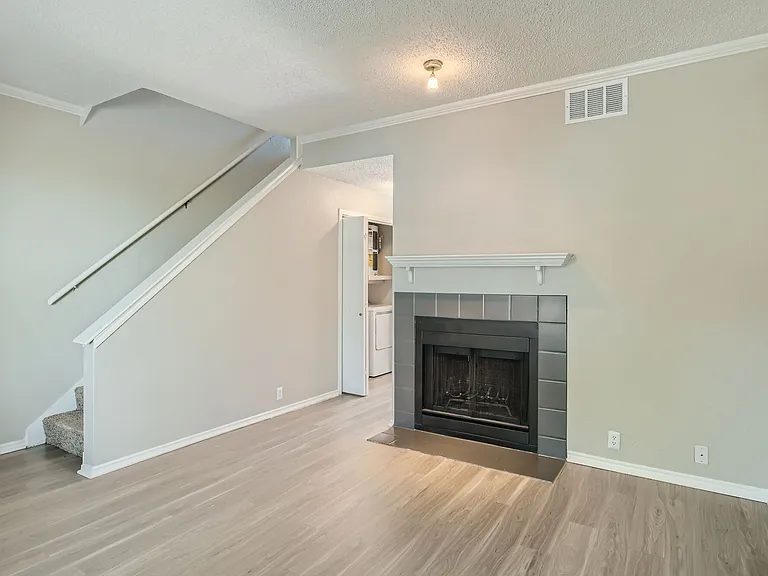 The Tallows Apartments — Photo 32
