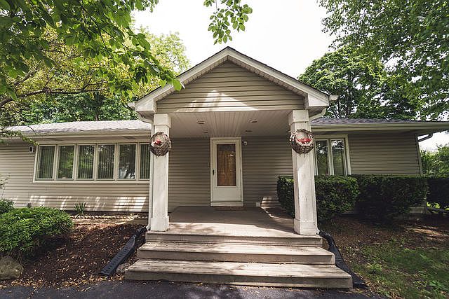 1st image of 17W540 Hillcrest Dr