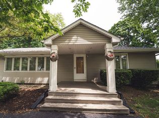 17W540 Hillcrest Dr, Wood Dale, IL