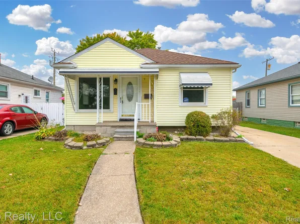 650 Cleophus Pkwy, Lincoln Park, MI 48146