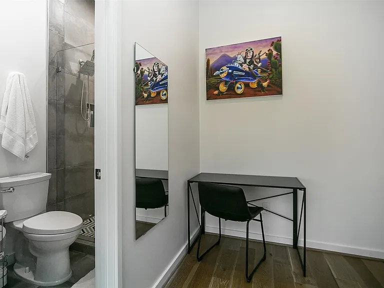 511 Memorial Heights Dr — Photo 32