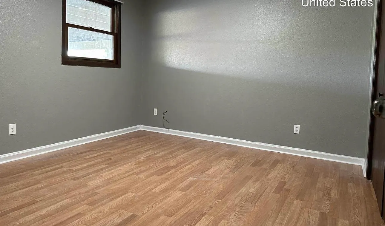 2 bed, $895 — Photo 3