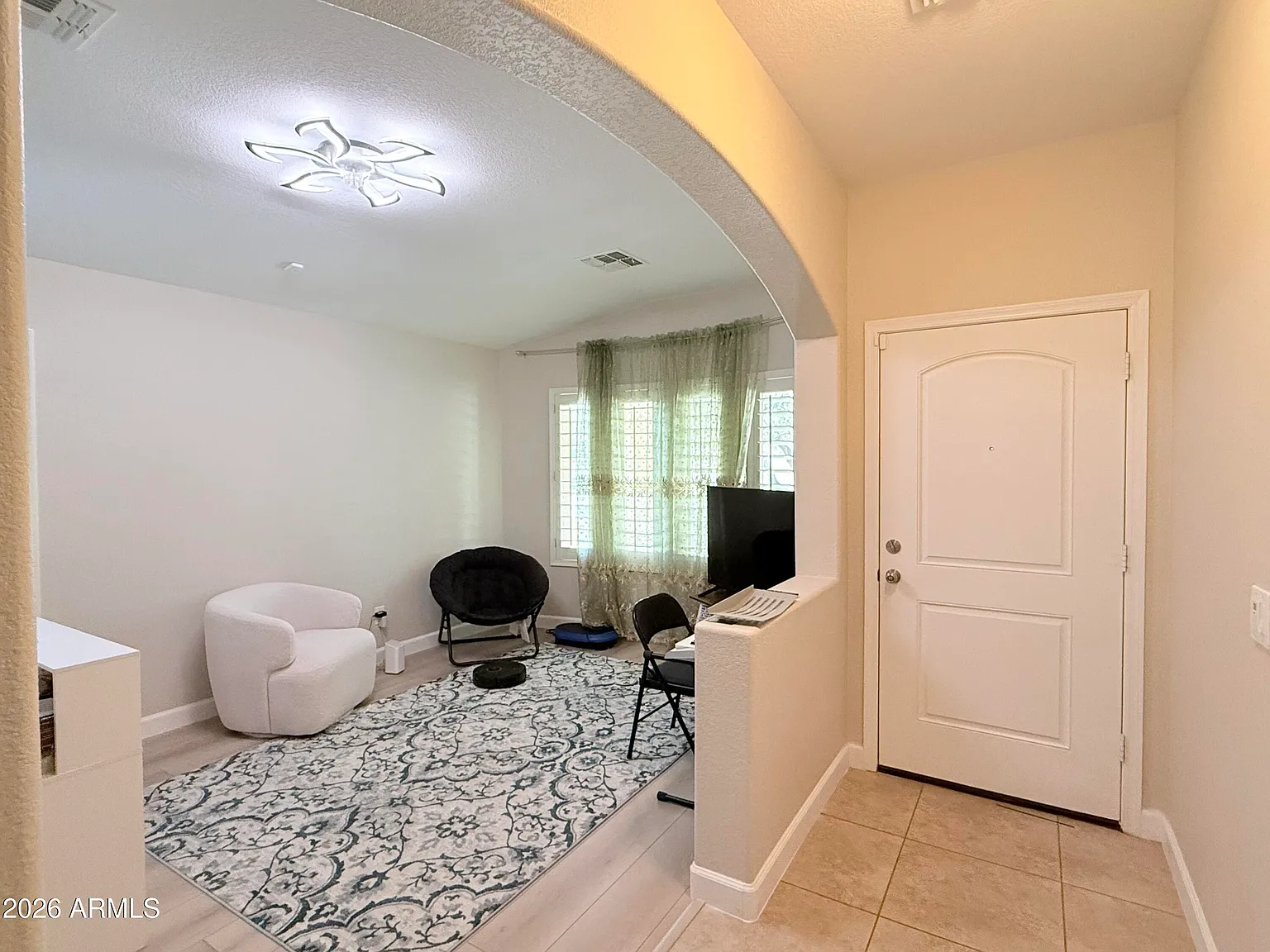 3 bed, 2.0 bath, 1741 sqft, $2,500 — Photo 3
