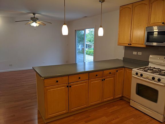 5th image of 15229 Hilltop Dr