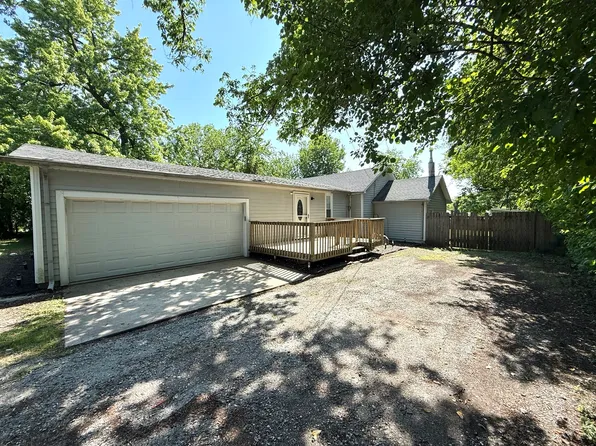 8400 S 84th Ct, Hickory Hills, IL 60457