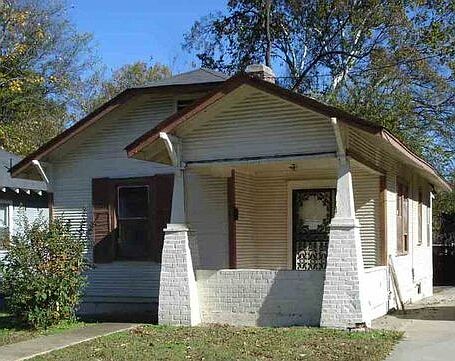 Cozy Entrace : Nice Sitting Porch