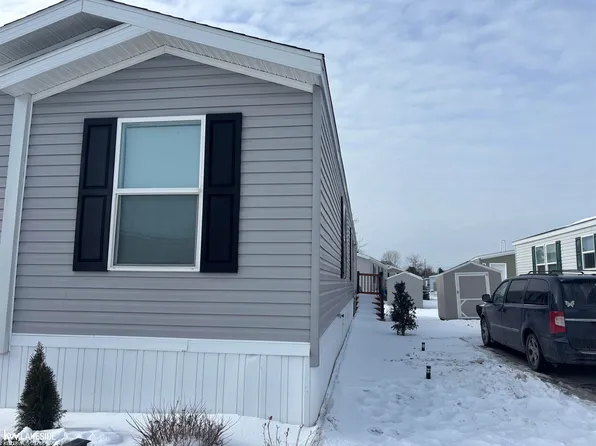 38047 Leverette Ave, Clinton Township, MI 48038