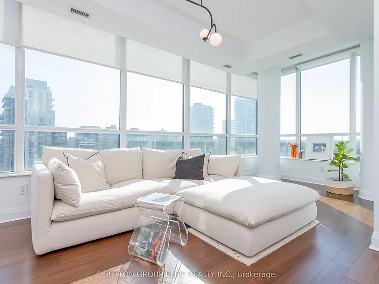 1 Hurontario St #808 — Photo 7