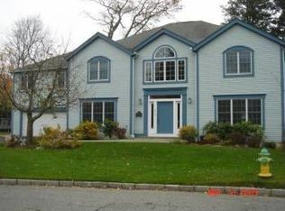7 Topland Rd, White Plains, NY 10605