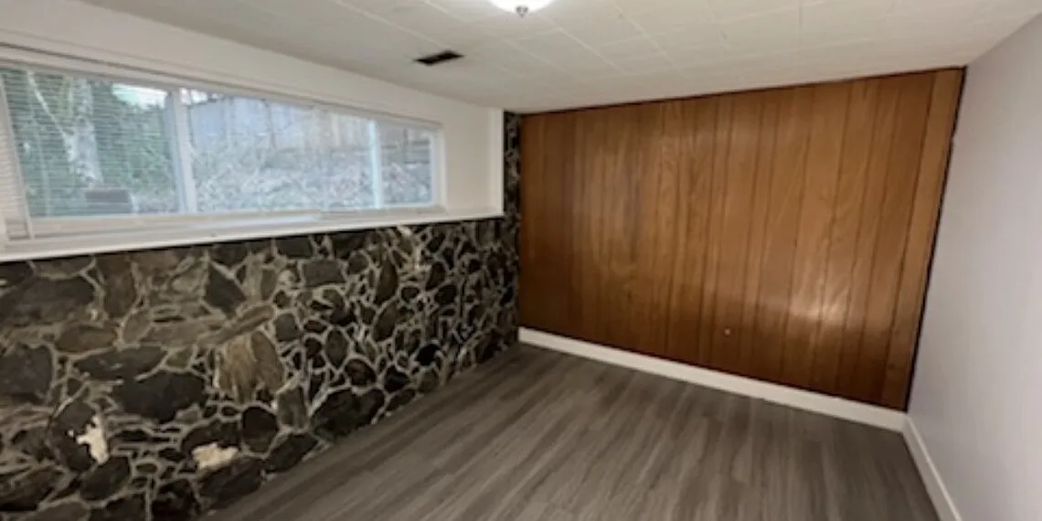 2580 Lilac Cres #Basement photo 1