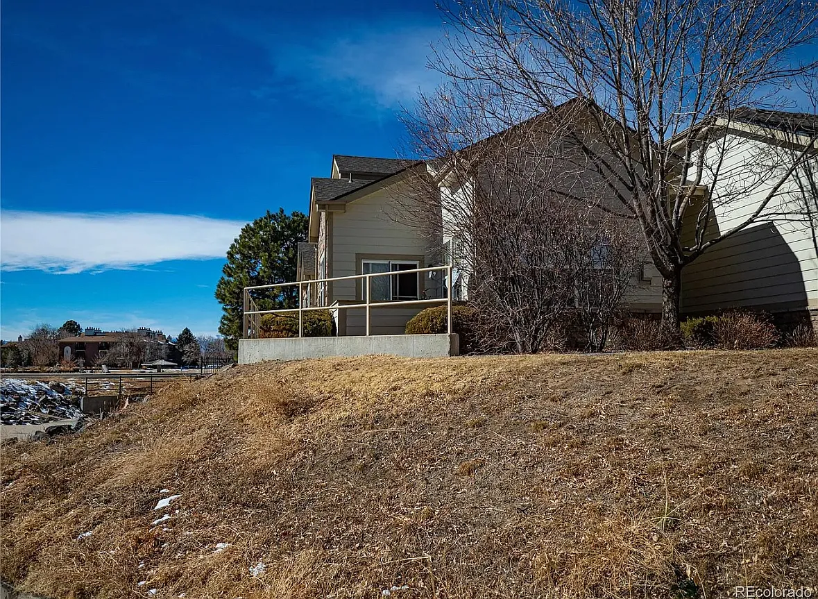 3 bed, 3.5 bath, 2314 sqft, $2,750 — Photo 2