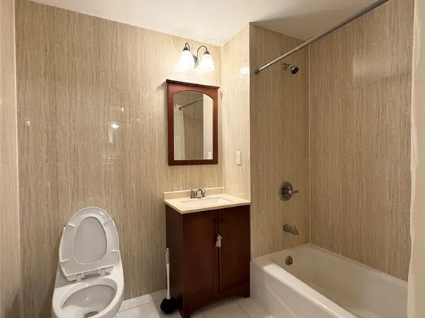 71-66 Parsons Boulevard image 5 of 14