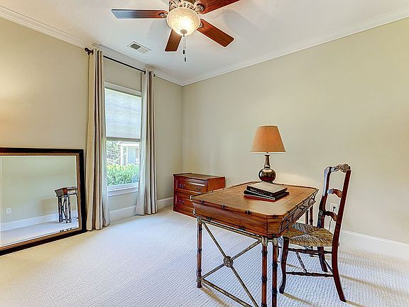 5th image of 252 Somerset Cir