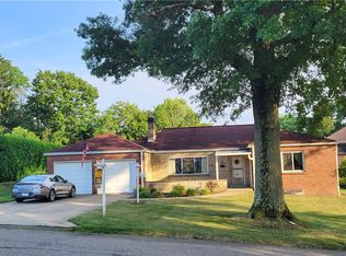 230 Glenview Dr, New Kensington, PA