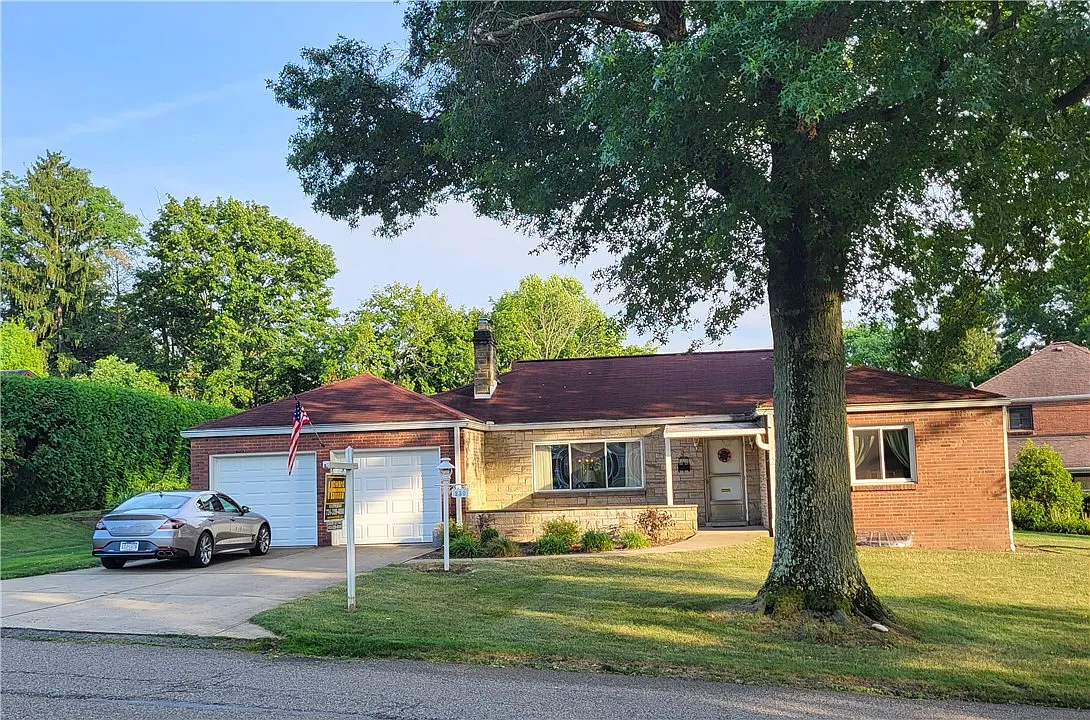230 Glenview Dr photo 1
