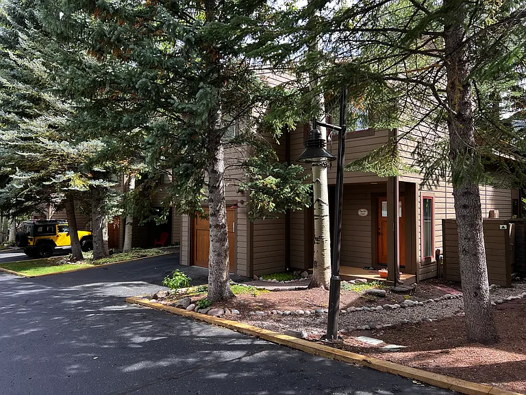 4552 Meadow Dr #4 — Photo 1