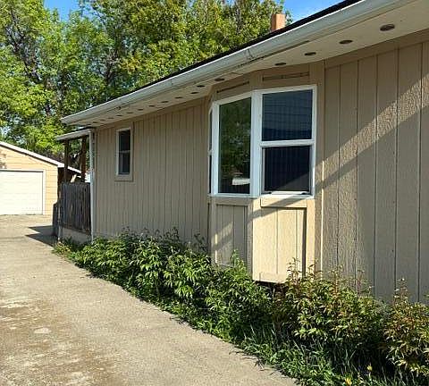 5th image of 315 Burgamott Ave