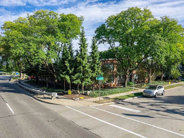 3382 Harvard Rd — Photo 13