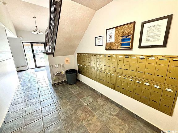 2nd image of 4219 Degeer St #8