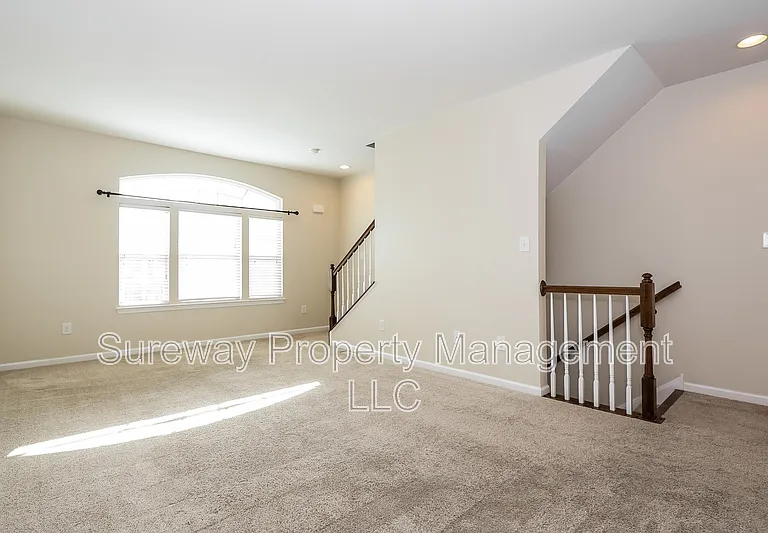 12 Stevens Ct — Photo 8