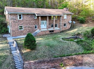 194 Naples Ln, Bluefield, WV 24701