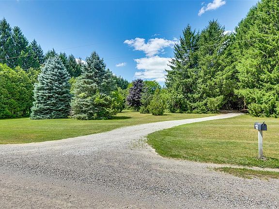 2nd image of 670 Trillium Dr