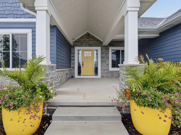 2211 Big Timber Rd, Lincoln, NE 68520